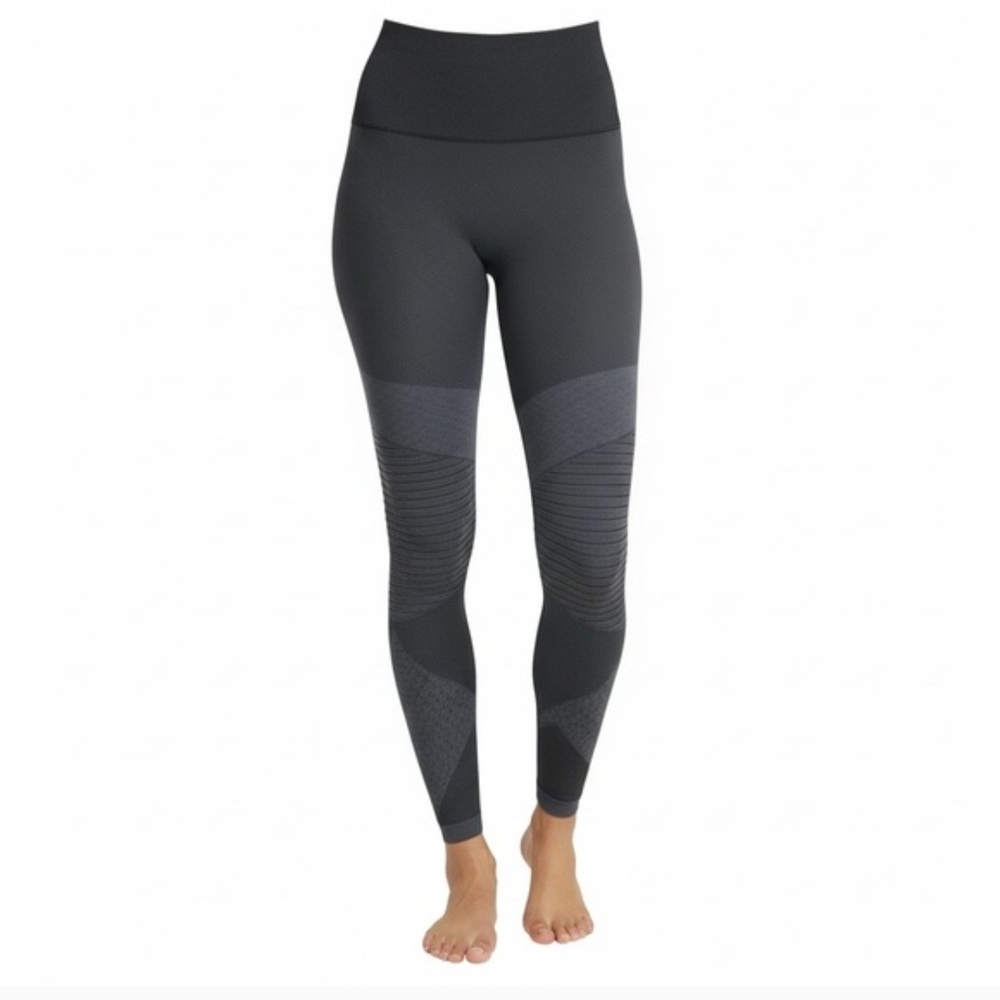 Spanx Look At Me Now Seamless Moto Legging